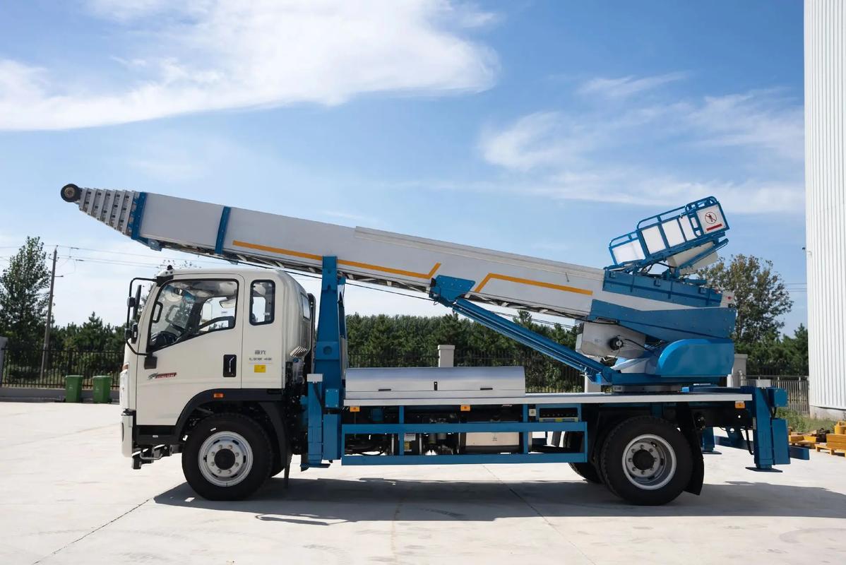 九龙云梯上料车租赁费用