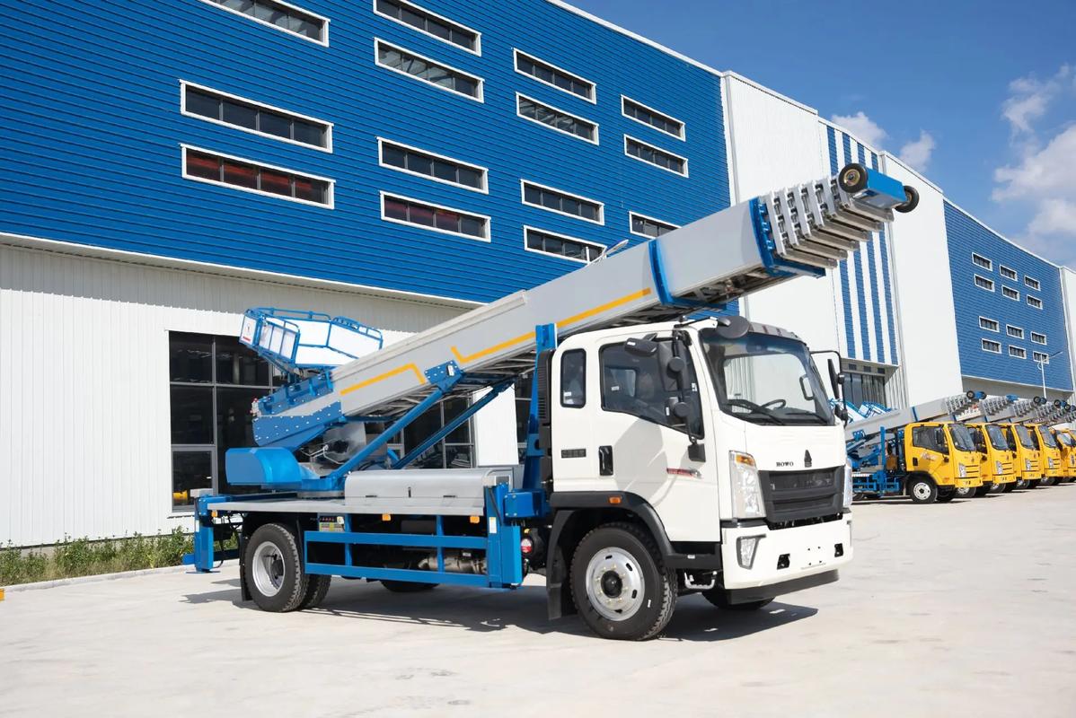 九龙出租云梯车高空作业车 建筑垃圾搬运